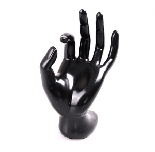 Mano exhibidora de joyas y anillos - Imagen 3