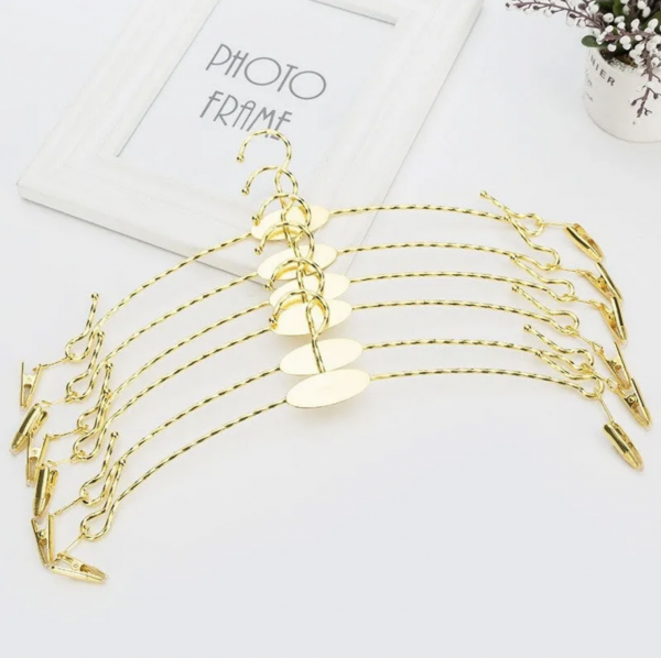 Colgador metálico dorado para lenceria, ropa interior con pinzas - Imagen 3