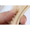 Colgador de madera con base antideslizante y barra - Imagen 3